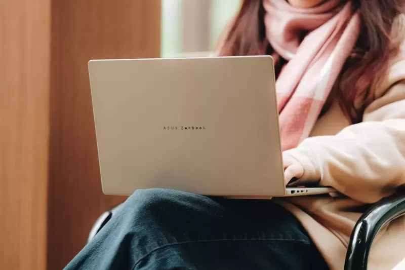 Laptop Snapdragon chạy phần mềm nào